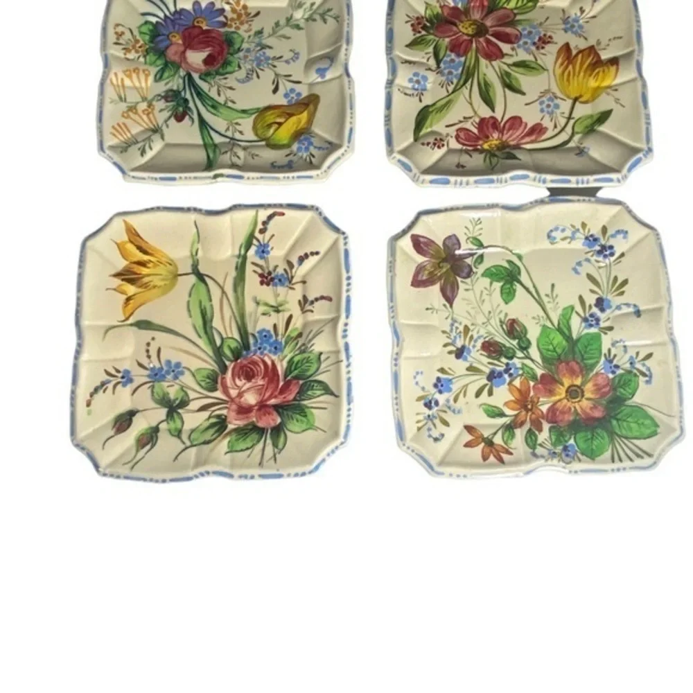 Made in Italy - pattern Renaisance Revival Falence Hand Painted Signed  Plates 4